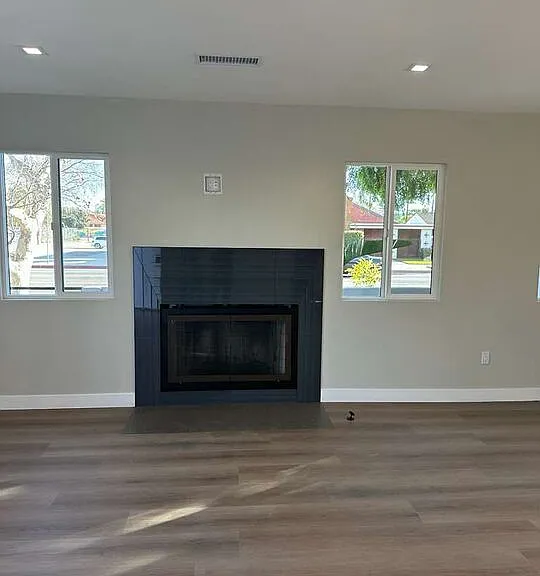 11947 Victory Blvd — Photo 9