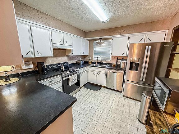 5th image of 512 W Copper Ave