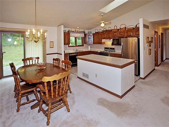 2nd image of 4825 Treesdale Ct