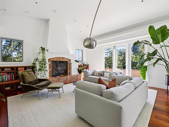 3rd image of 169 Rose Avenue