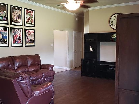 4th image of 3404 Greenlawn Dr