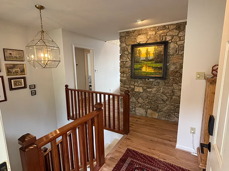 237 Laurel Hill Ln — Photo 2