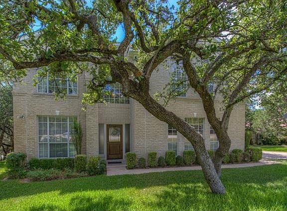 House is nestled in beautiful trees. Welcome home!