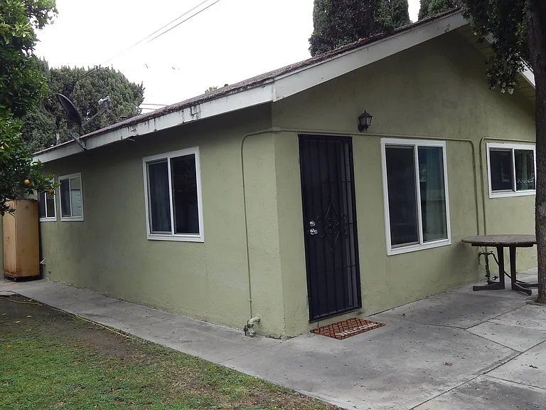 412 S Olive St #2 — Photo 3