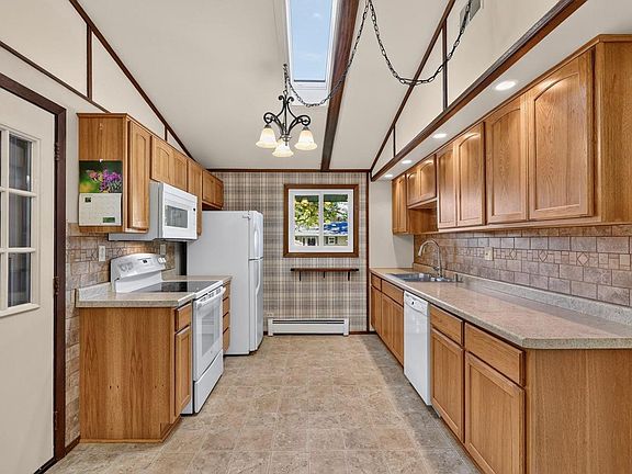 2nd image of 1110 COREY AVENUE
