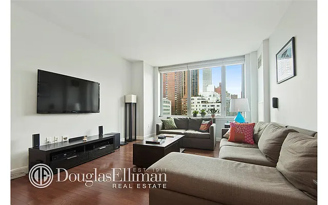 Rented by Douglas Elliman | media 3