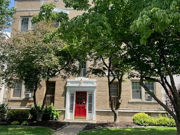 18 Robin Road #1, West Hartford, CT 06119