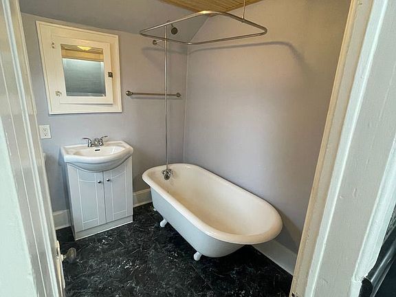 4th image of 417 N Ashland Ave