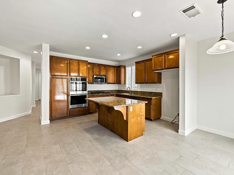 43758 Elena St — Photo 2