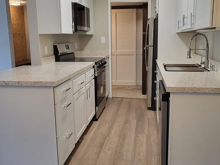 26 Hayward Ave #205 — Photo 8