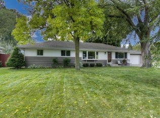 8413 Meadow Lake Rd E, New Hope, MN 55428