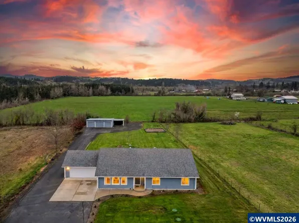 639 SW Oakdale Ave, Dallas, OR 97338