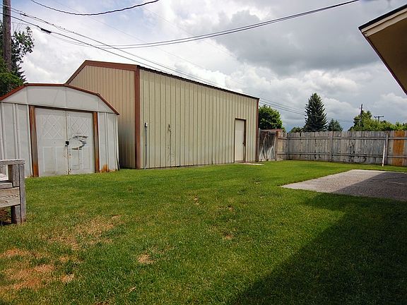 3rd image of 676 Davidson Dr