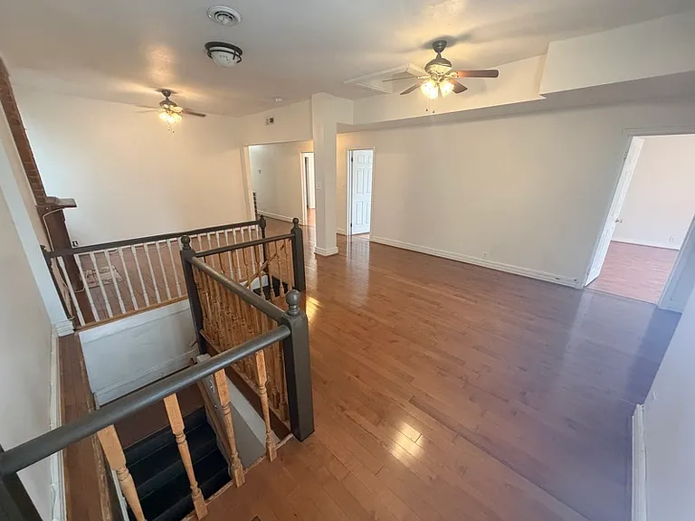 3105 E Marshall St — Photo 1