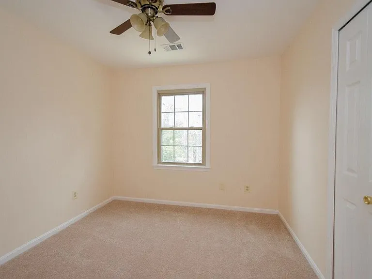 10336 Hampshire Green Ave — Photo 17
