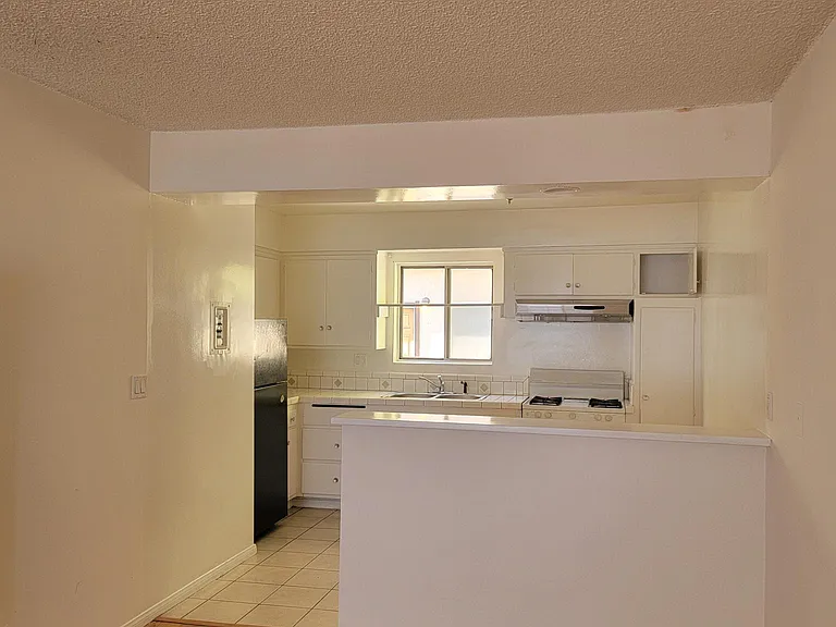 2467 Sawtelle Blvd #5 — Photo 2