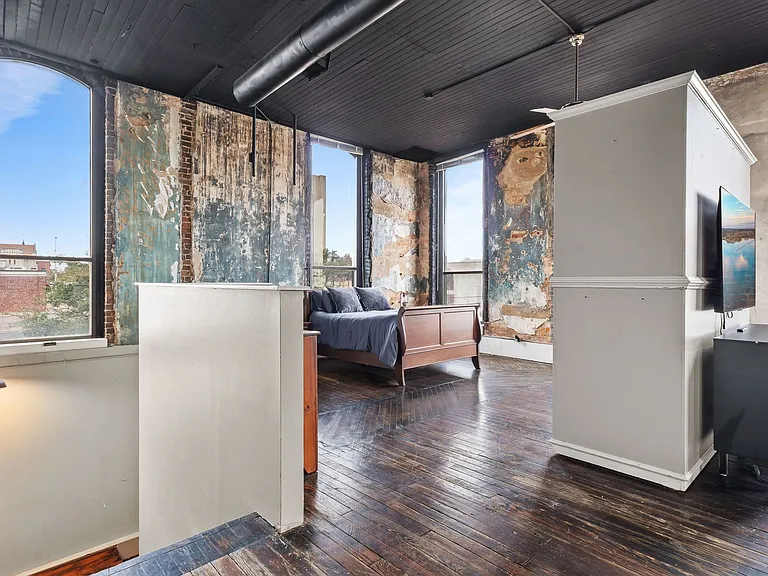 213 Olive St — Photo 2