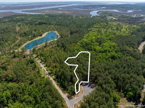 221 Clam Crk, Waverly, GA 31565