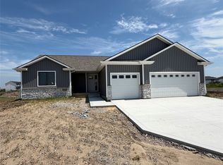 2713 NW Fairfield Dr, Ankeny, IA 50023