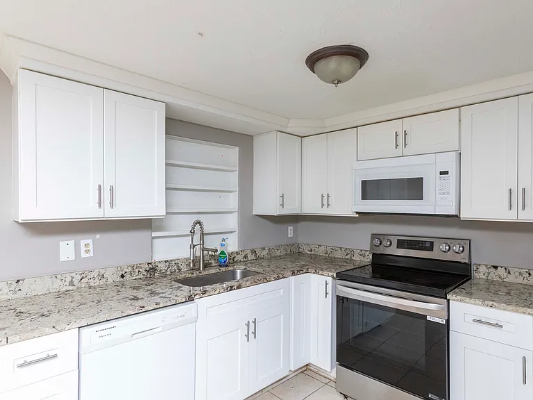 5638 Berlin Dr — Photo 10