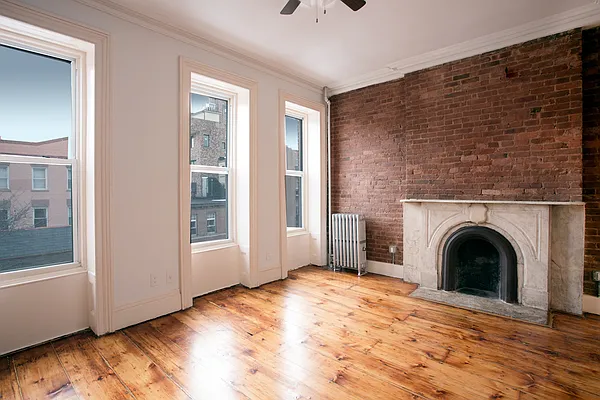 Rented by Realty Collective | media 7