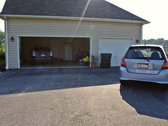 3 car garage 