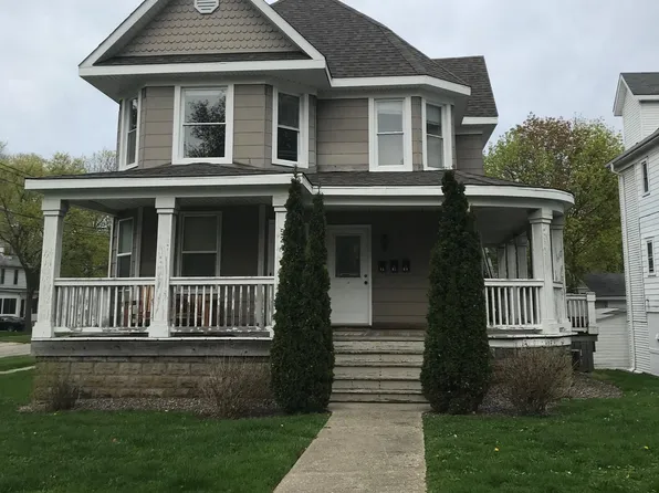 524 N Madison St #2, Woodstock, IL 60098