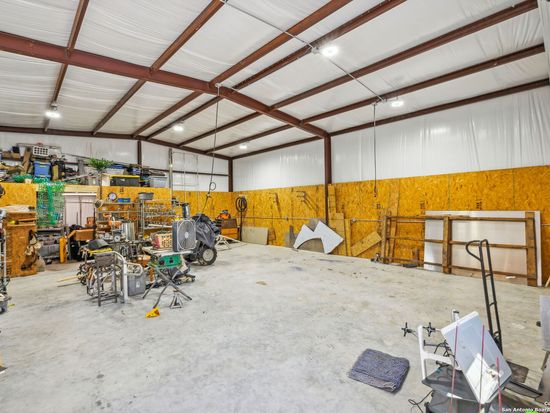 308 Stage Coach, La Vernia, TX 78121