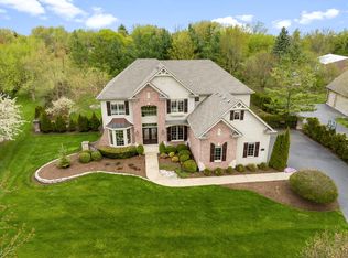 3818 Grand View Ct, Saint Charles, IL 60175