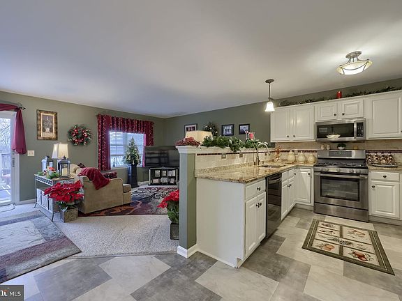 3rd image of 4036 Green Park Dr