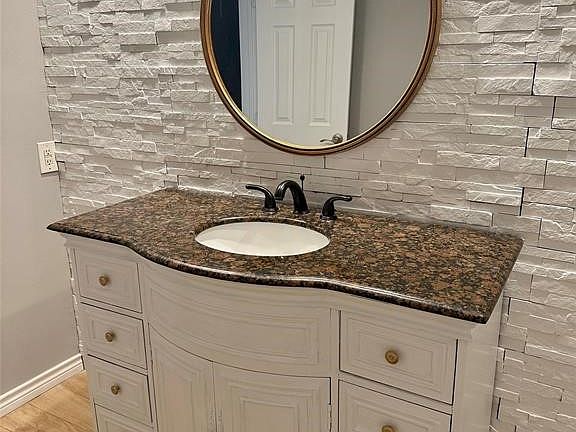 2nd image of 228 Oak Manor Dr #228