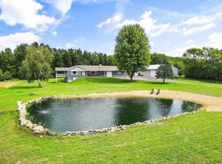 64 Oakland Rd, Cambridge, WI 53523