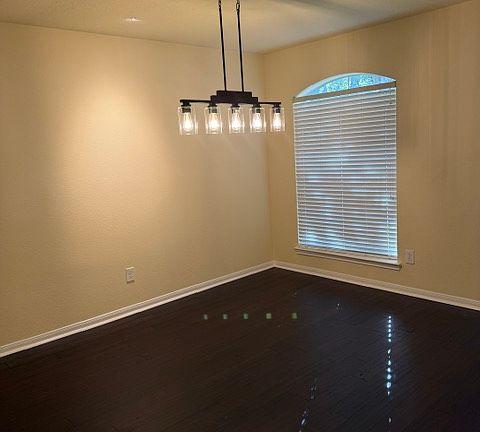 3rd image of 3826 Silverhawk Dr