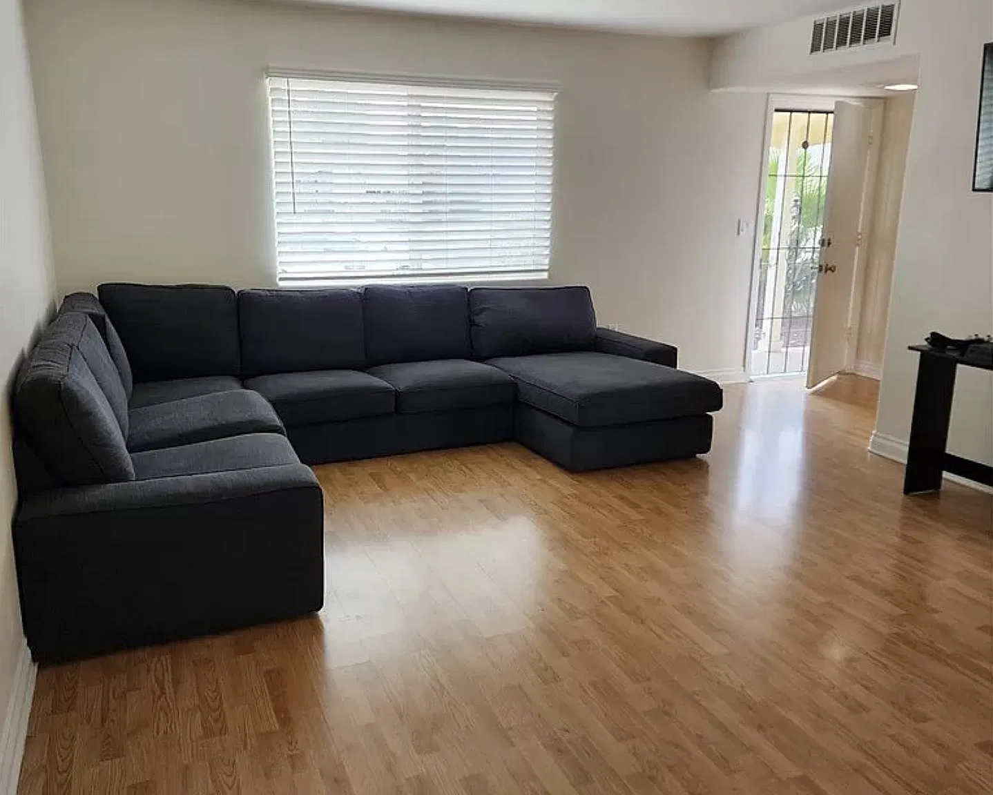 2 bed, 1098 sqft, $2,400 — Photo 3