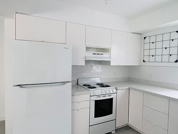 2nd image of 780 NE 122nd St APT 6