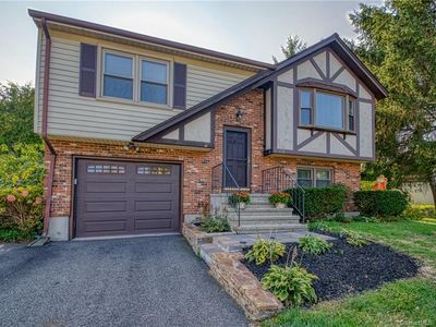 230 Fairway Dr, Meriden, CT, 06450
