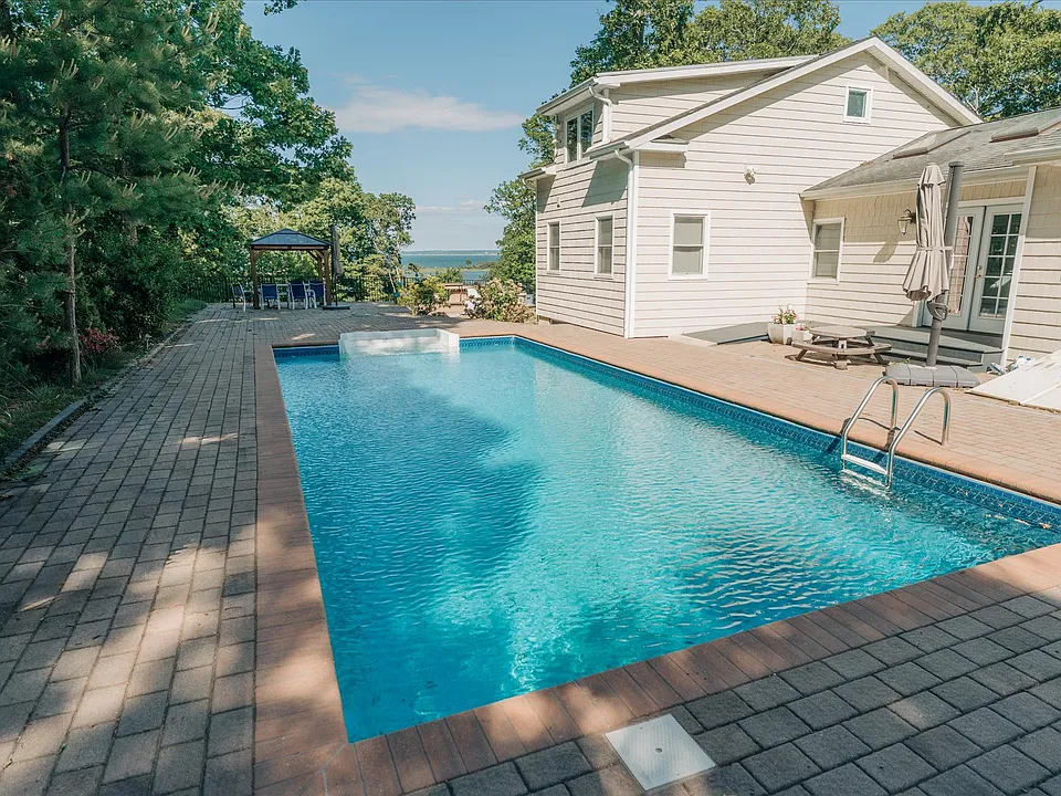 32 Red Creek Rd