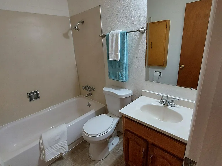 214 2nd St #2 — Photo 4