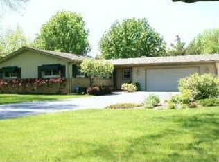 31482 N Oplaine Rd, Libertyville, IL