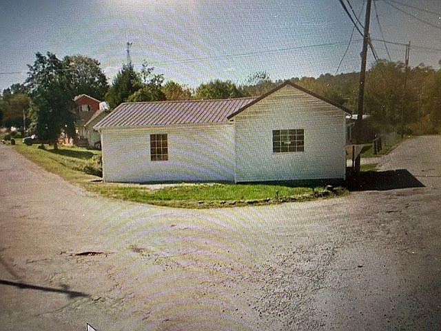 2nd image of 18 Louisa St