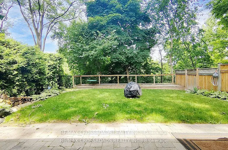 12A Delroy Dr — Photo 33