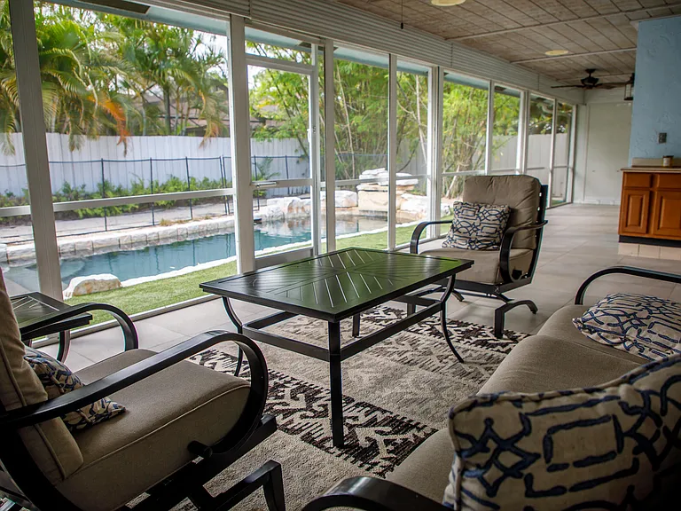 900 Cosmos Ct — Photo 24