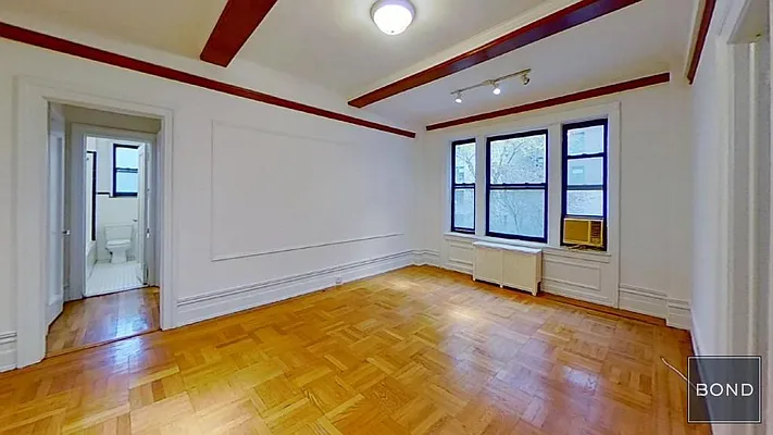 Rented by Bond New York | media 3