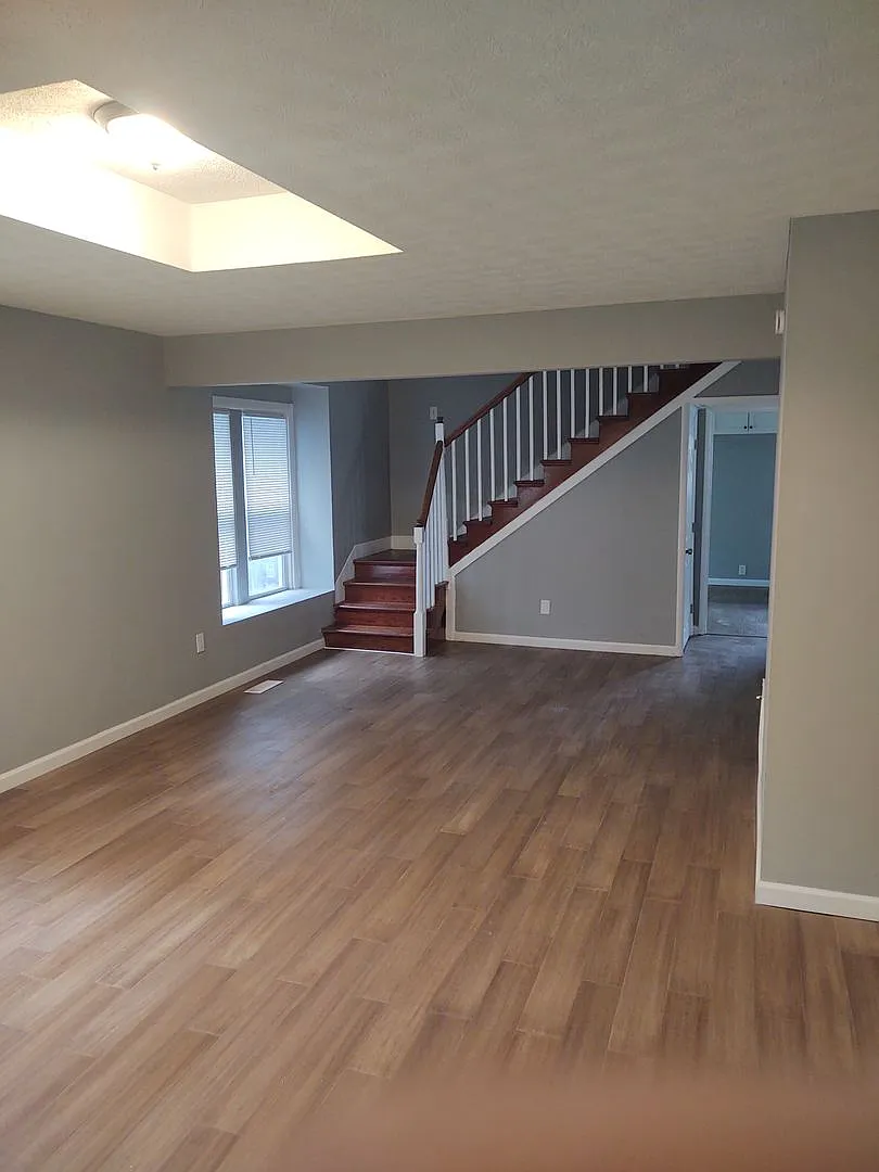 Remodeled and ready to move in, close to downtown and 2 parks — Photo 2