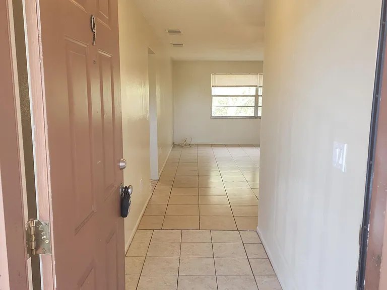 145 Pinellas Way N #9 — Photo 1
