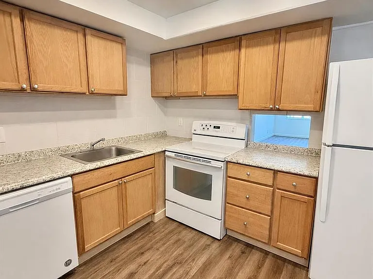 4500 N Flagler Dr #D9 — Photo 6