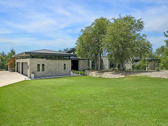 2nd image of 4001 Verano Dr