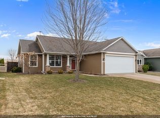 N9050 Spring Valley Rd, Menasha, WI 54952