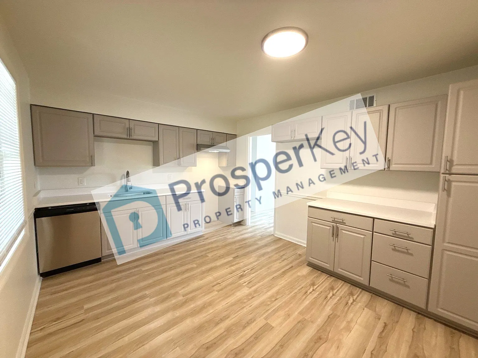 5805 Blueridge Dr — Photo 4