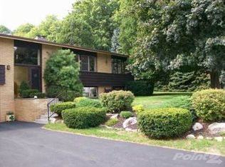 5608 Moenning Rd, Sheboygan, WI 53081